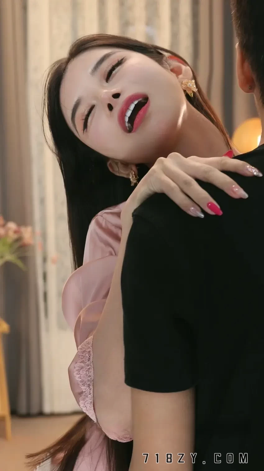 抖音 - 小恩雅 25年6月 直播热舞合集【19V/3.02G】-718主播社区